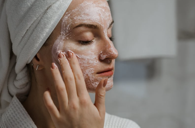 AHAs vs. BHAs: Finding the Perfect Exfoliant for Your Skin